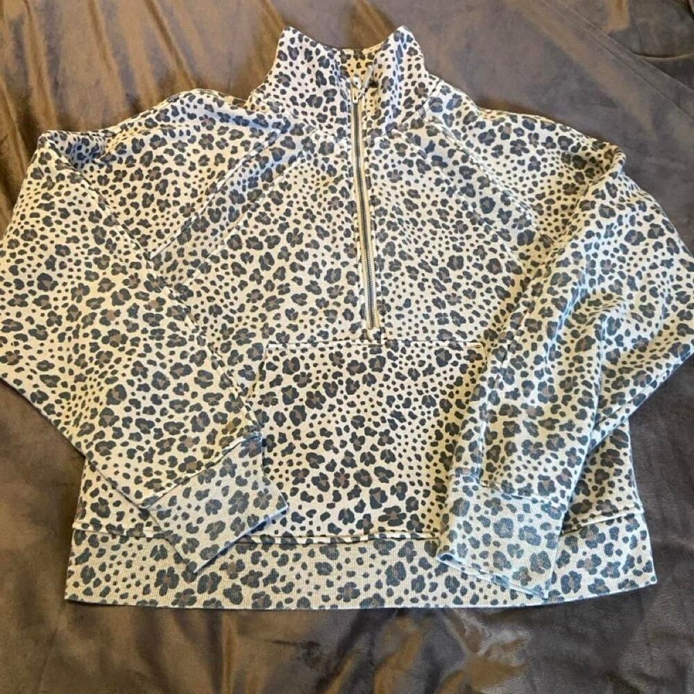 Leopard Print Quarter Zip Size L